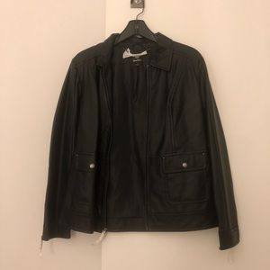 🎉HP🎉 Black Leather Jacket with front pockets